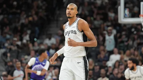 大乐透期号分析：老鹰主场专家推荐质合前区十码